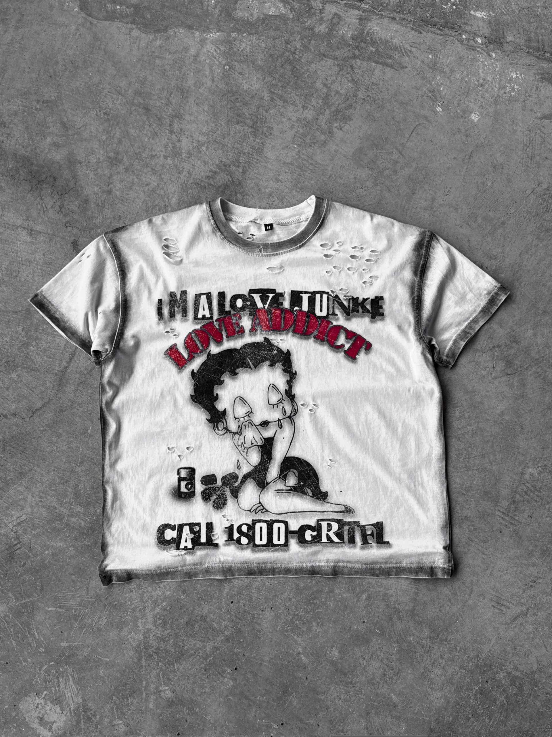 LOVE JUNKIE TEE