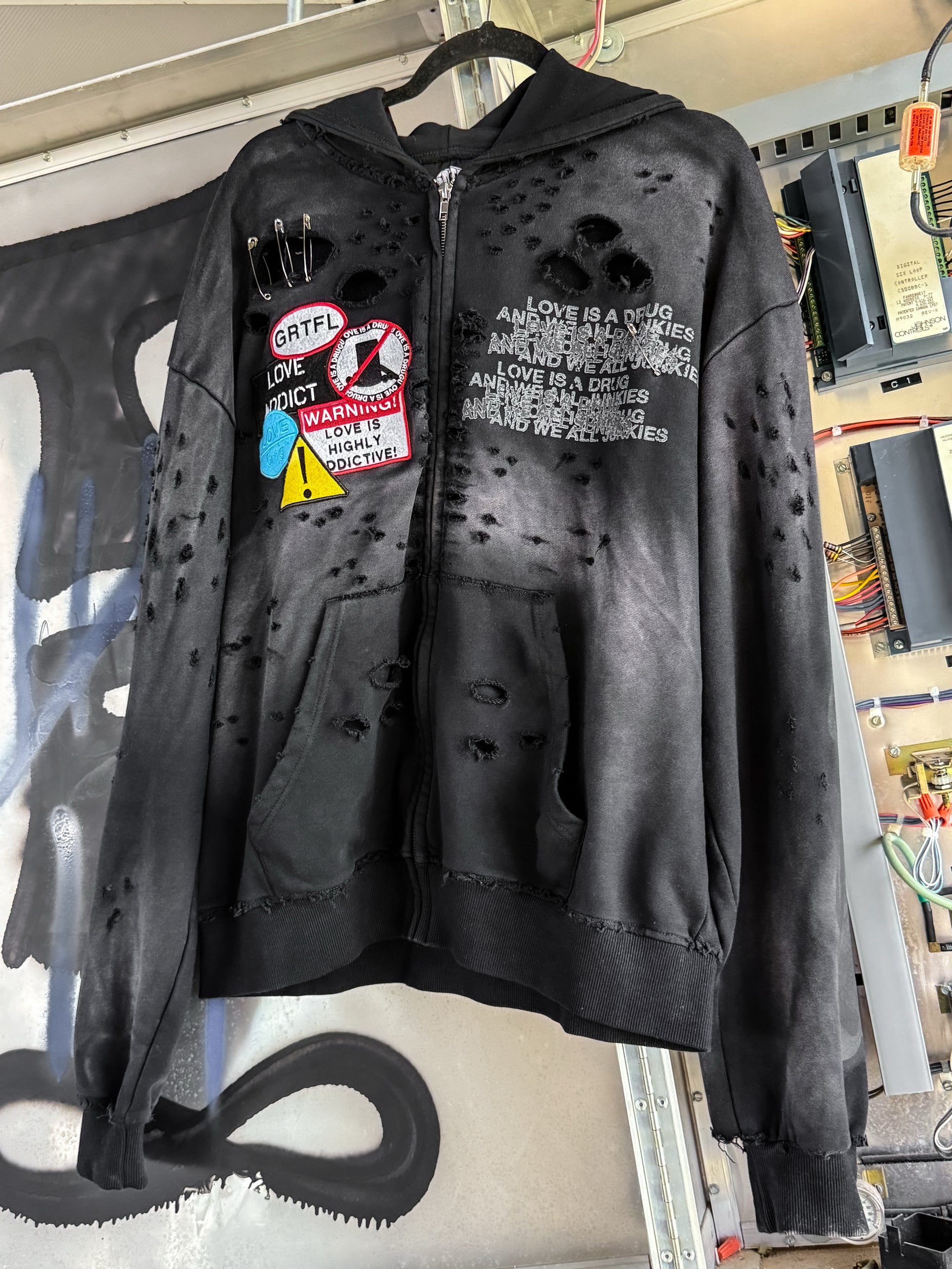 LOVE JUNKIE ZIP UP
